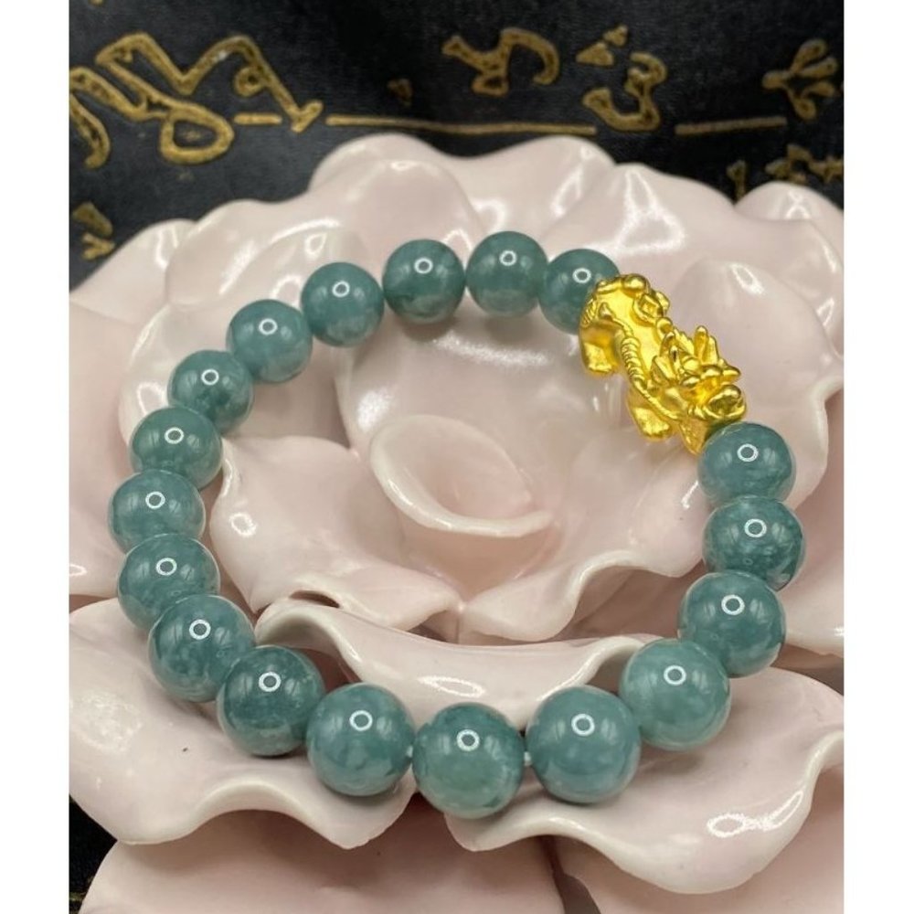 10mm Natural Emerald Jade Pixiu Charm 24K Gold Plated Stretch Bracelet